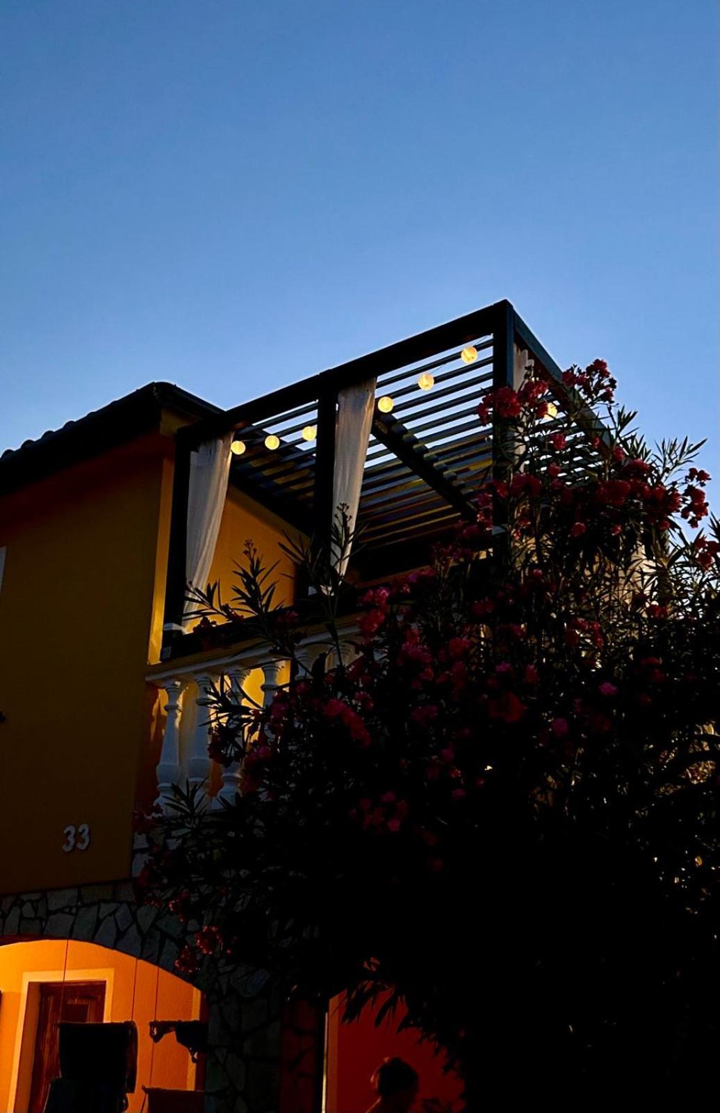 Apartmani Znidaric วีร์ ภายนอก รูปภาพ